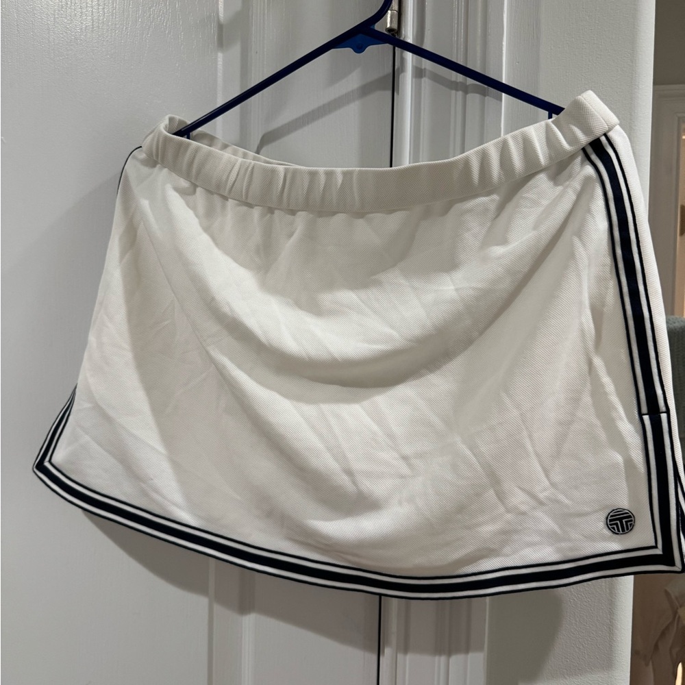 Tory Burch White Mini Tennis Skort with Navy Trim. New with Tags